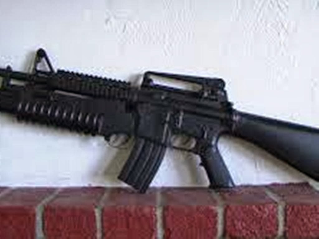 HD Wallpapers: M16 Gun Wallpaper