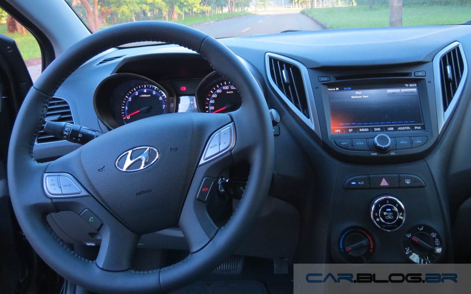 Hyundai HB20 1.6 Automático - interior - painel