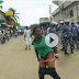 WHO TOLD YOU THAT ALCOHOLIC IS A SOAP; WATCH WHAT THIS WOMAN DID IN FRONT OF THE PUBLIC AFTER BECOME DRUNKARD>>>>>