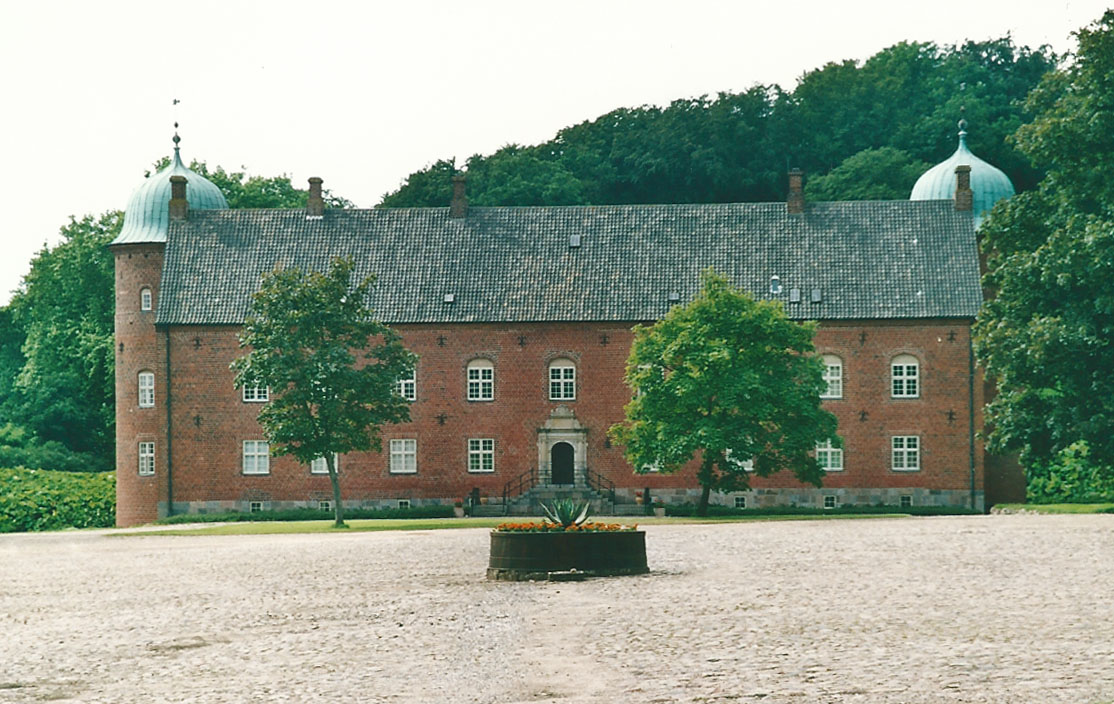 Church and Manor in Denmark: June 2013