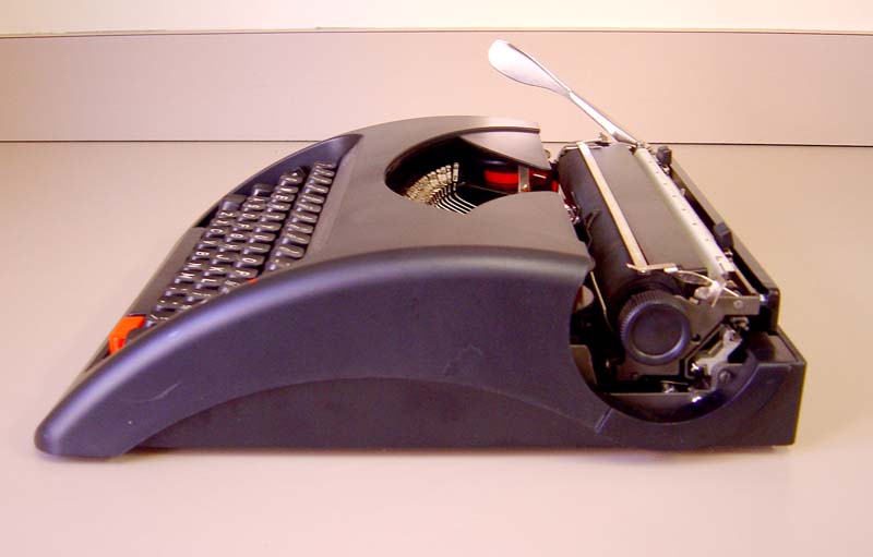 Typewriter review: Royal Scrittore II/ /THE TYPEWRITER REVOLUTION