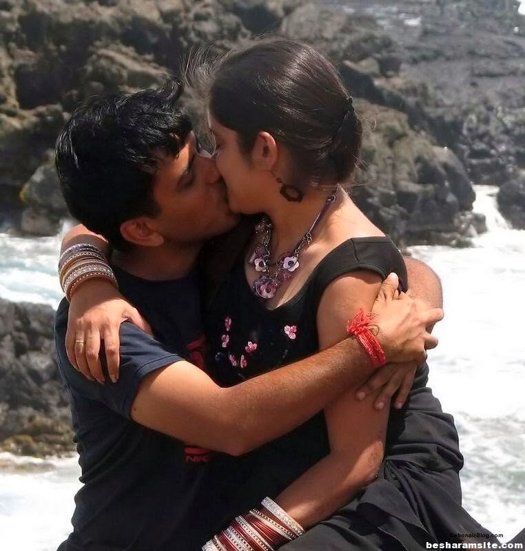 Here Is Desi Smooch Scenes Of Desi Couples Collage Girl Kissing Scene.