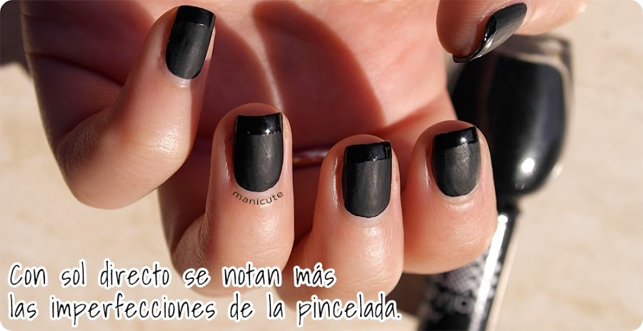 Manicura francesa en negro. Astor Check Matte