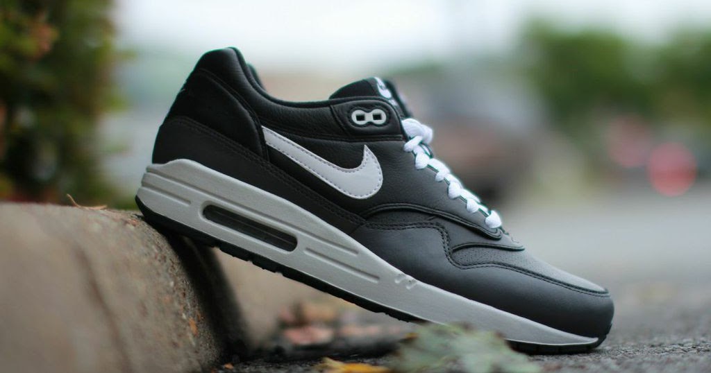 nike air max 1 grey black