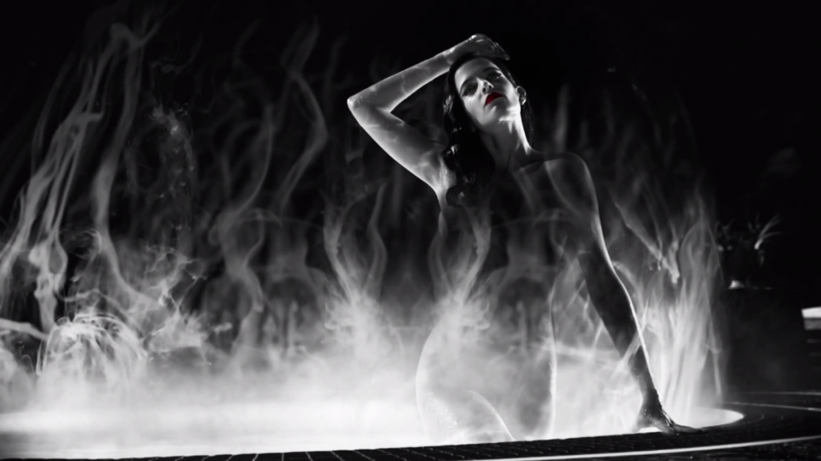 Trailer estendido legendado, vídeo dos bastidores e imagens inéditas de Sin City 2 A Dama Fatal