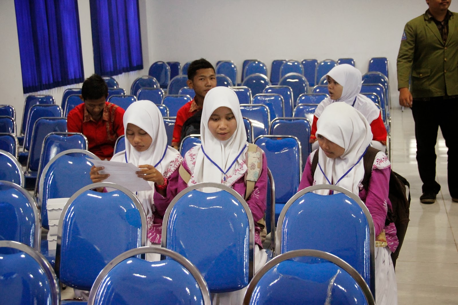 Kumpulan Dokumentasi LKIR &amp; Essay Competition 2013