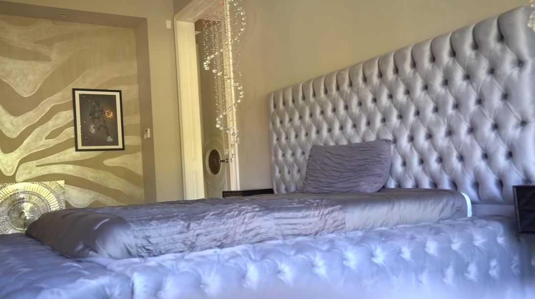 43 Interior Design Photos vs. FaZe Rug's New Luxury Mansion Tour In 2020