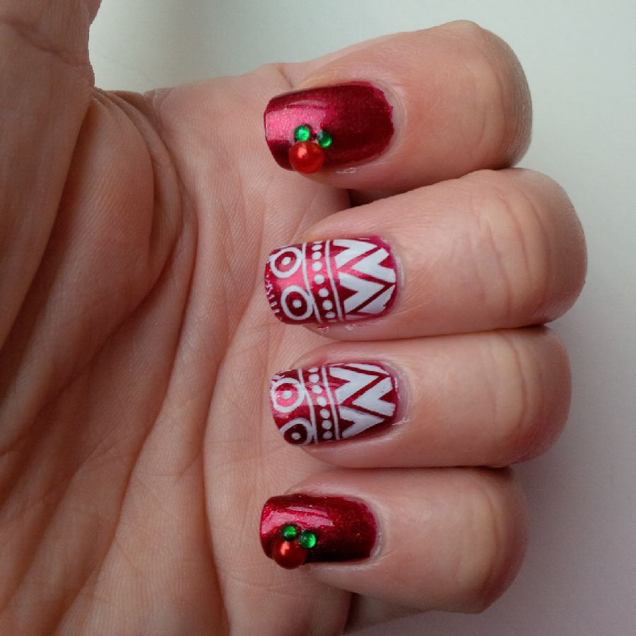 Nailways TRIBAL HOLLY LEAVES CHRISTMAS NAILS