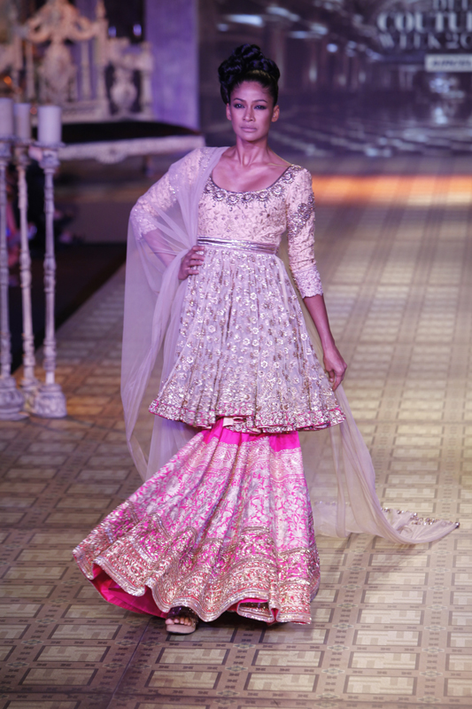 albarino net: Manish Malhotra Collection at Delhi Couture Week 2012