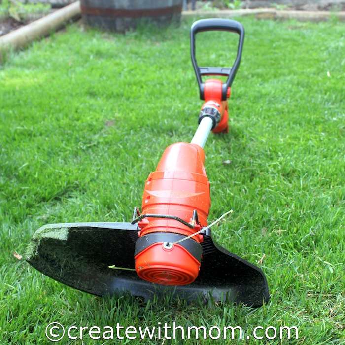 Create With Mom The Black and Decker Dual line Trimmer and Edger helps