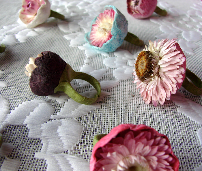 3 Segnalibri Anello Porta Pagine In Resina Con Fiori Secchi Fatti A Mano - Regalo Per Insegnanti E Amanti Dei Libri