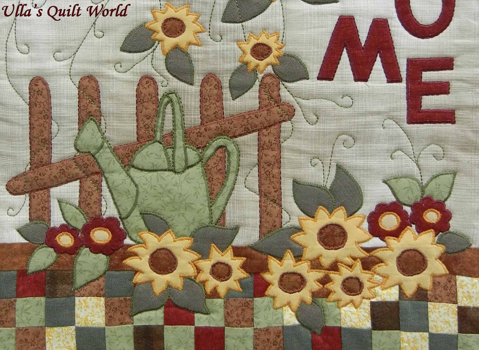 Ulla's Quilt World sunflower quilts wall hanging, cushion cover and