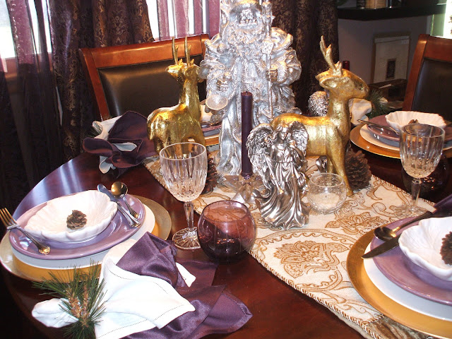 Silver, gold and white christmas tablescape