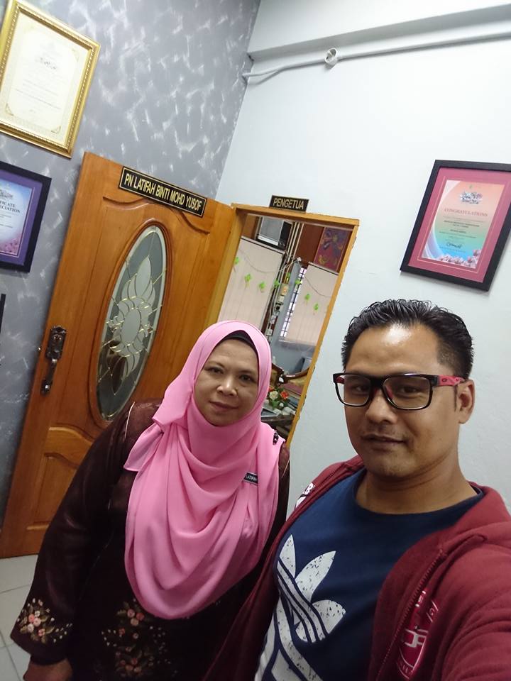 Apa novelis terkenal , Anis Ayuni buat di sekolah aku tu ??? - BEN ASHAARI