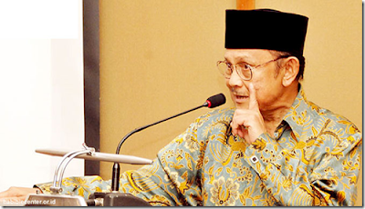 Profil dan Biografi BJ Habibie Lengkap