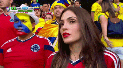 chica+hincha+colombiana+vs+brasil,+mundial+2014.gif