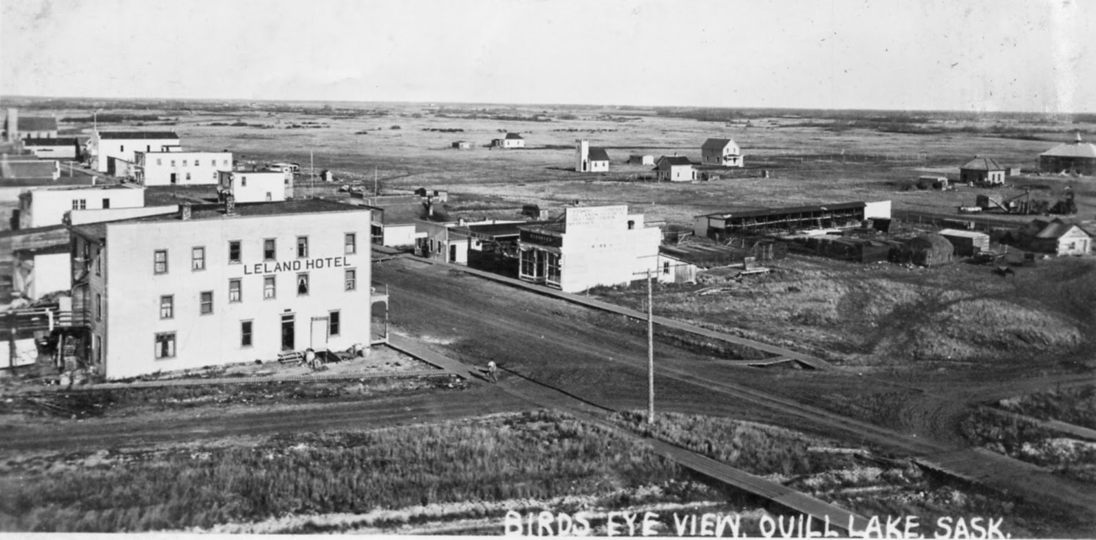 Railway & Main SmallTown Saskatchewan Hotels Quill Lake One Family