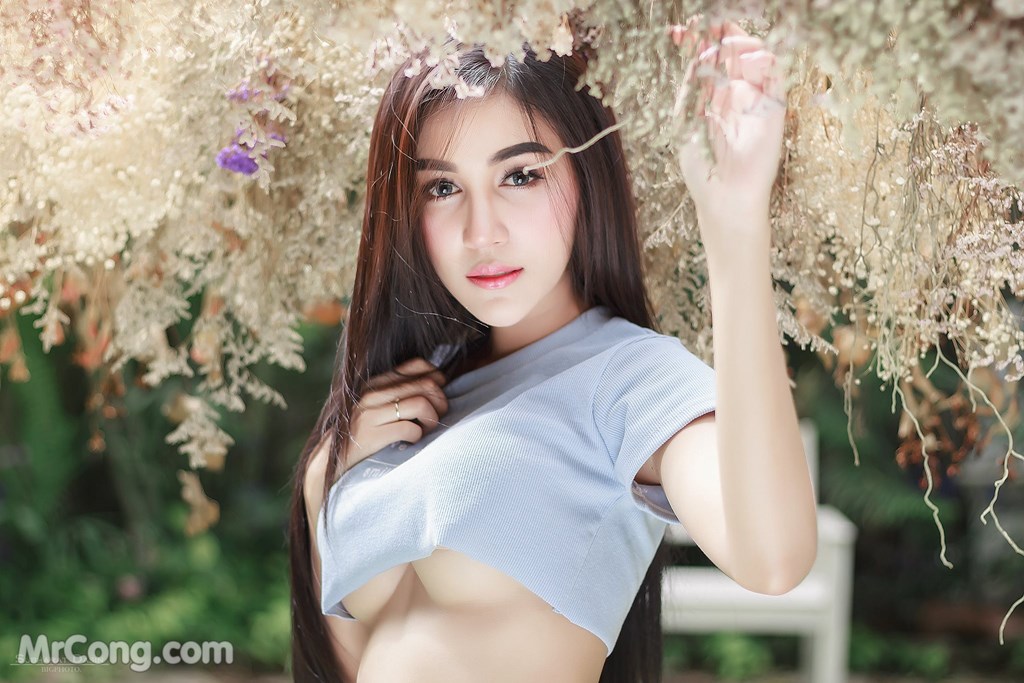 Beautiful Kamonpat Rakthai indifferently shows off a sexy chest (21 pictures) photo 1-2