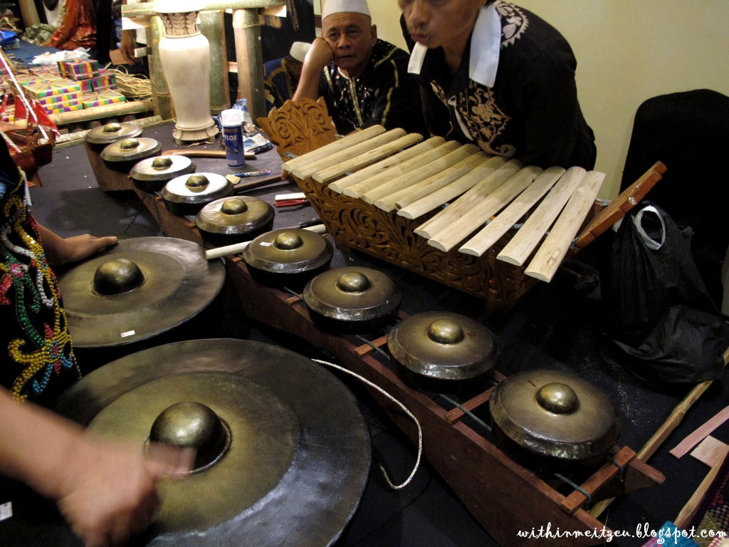Sabah Traditional Music Instruments / BAMBOO 5 KEY GAMELAN TRADITIONAL BALINESE MUSICAL