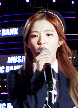 비쥬얼 리즈 찍은 제복입은 레드벨벳 아이린.jpgif | 인스티즈