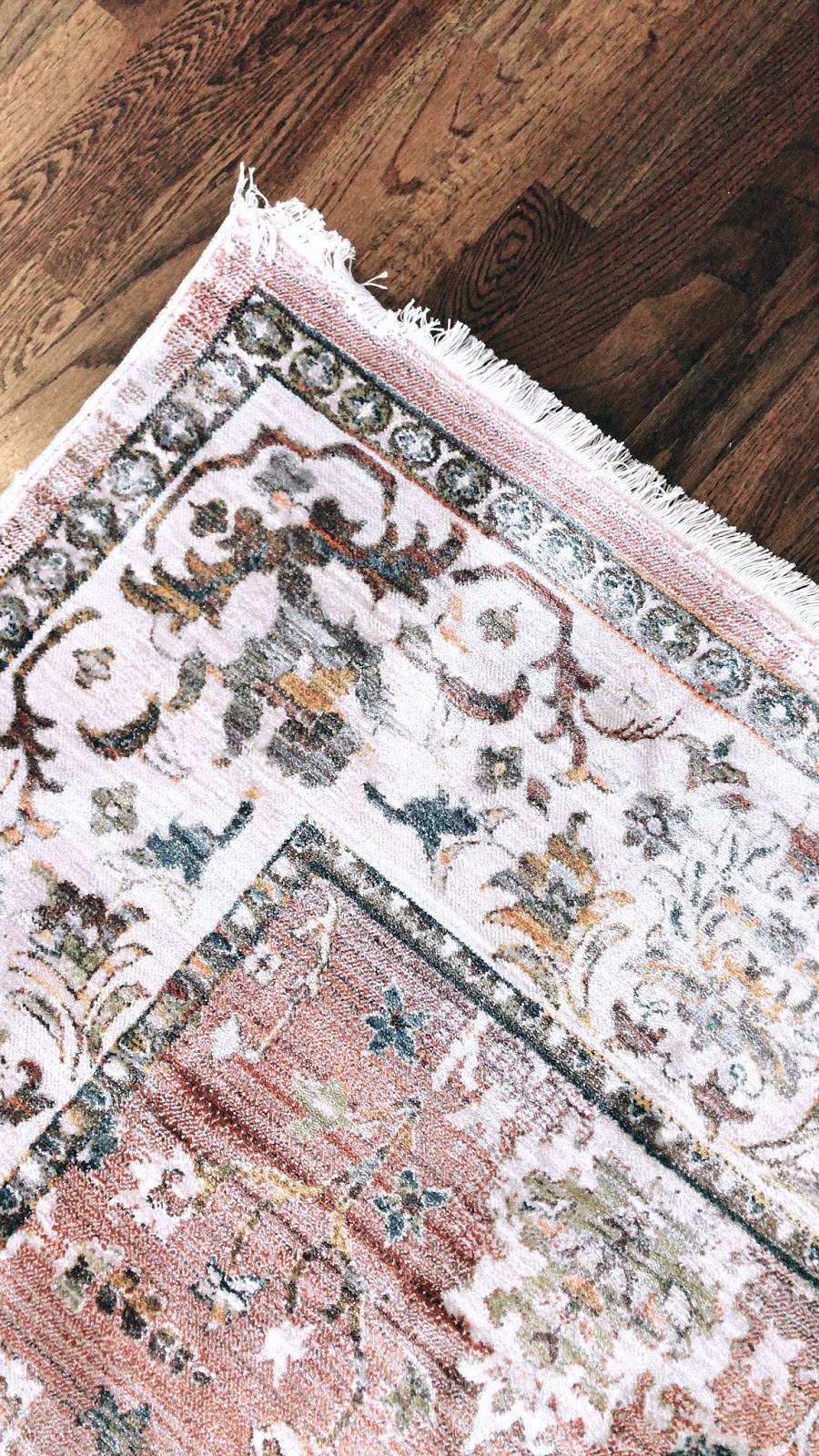 Write and Peak XO & All The Pink Things...