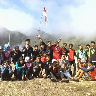 MEMPERINGATI HARI KEMERDEKAAN INDONESIA