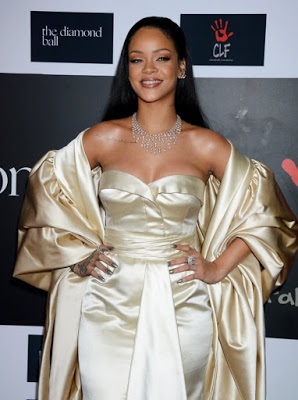  Rihanna glams up at her 2nd Annual Diamond Ball
