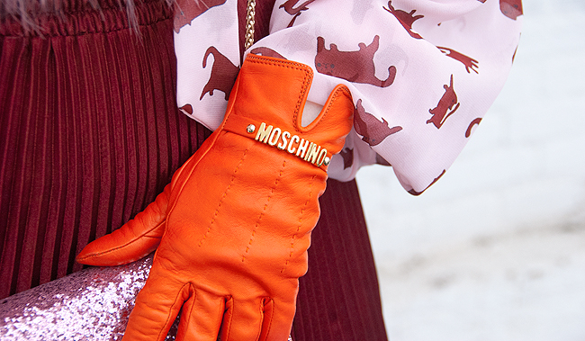 Sara is in Love with… blogger style fashion pink orange red burgundy pleated skirt faux fur cat scarf hat pink hair pinko cat print moschino gloves platform shoes Vivienne Westwood x Melissa Cléo Ferin Mercury Alexander Wang moschino gloves, organge gloves, leather gloves