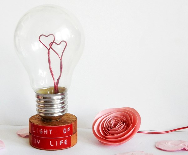 DIY : Upcycler une ampoule pour la Saint Valentin