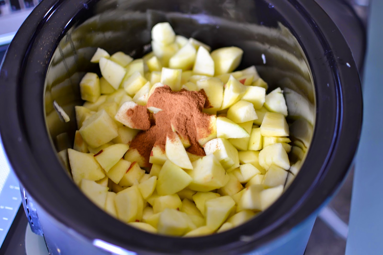 Modern Day Homemaker SlowCooker Applesauce for Baby