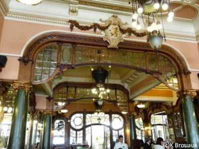 Intérieur du Majestic Café
