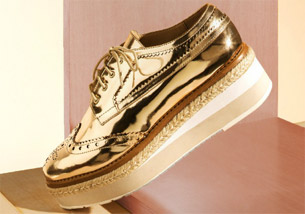Arezzo Crusie Collection verão 2017 oxford plataforma metalizado dourado oxford plataforma metalizado dourado Calçados Arezzo verao 2017