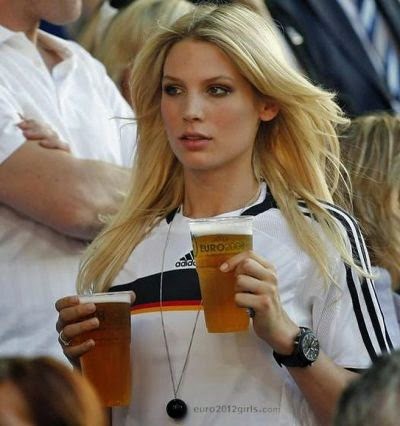 World Cup Brazil 2014: sexy hot girls football fan, beautiful woman supporter of the world. Pretty amateur girls, pics and photos  Alemania Germany Deutschland