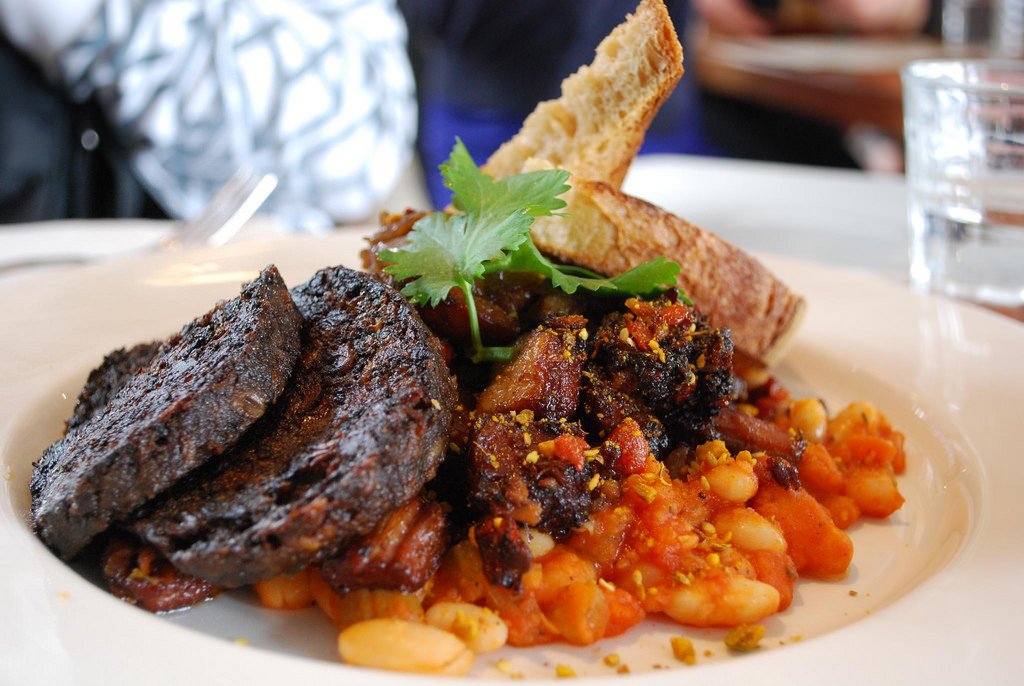 "Blood pudding" nghĩa là gì?