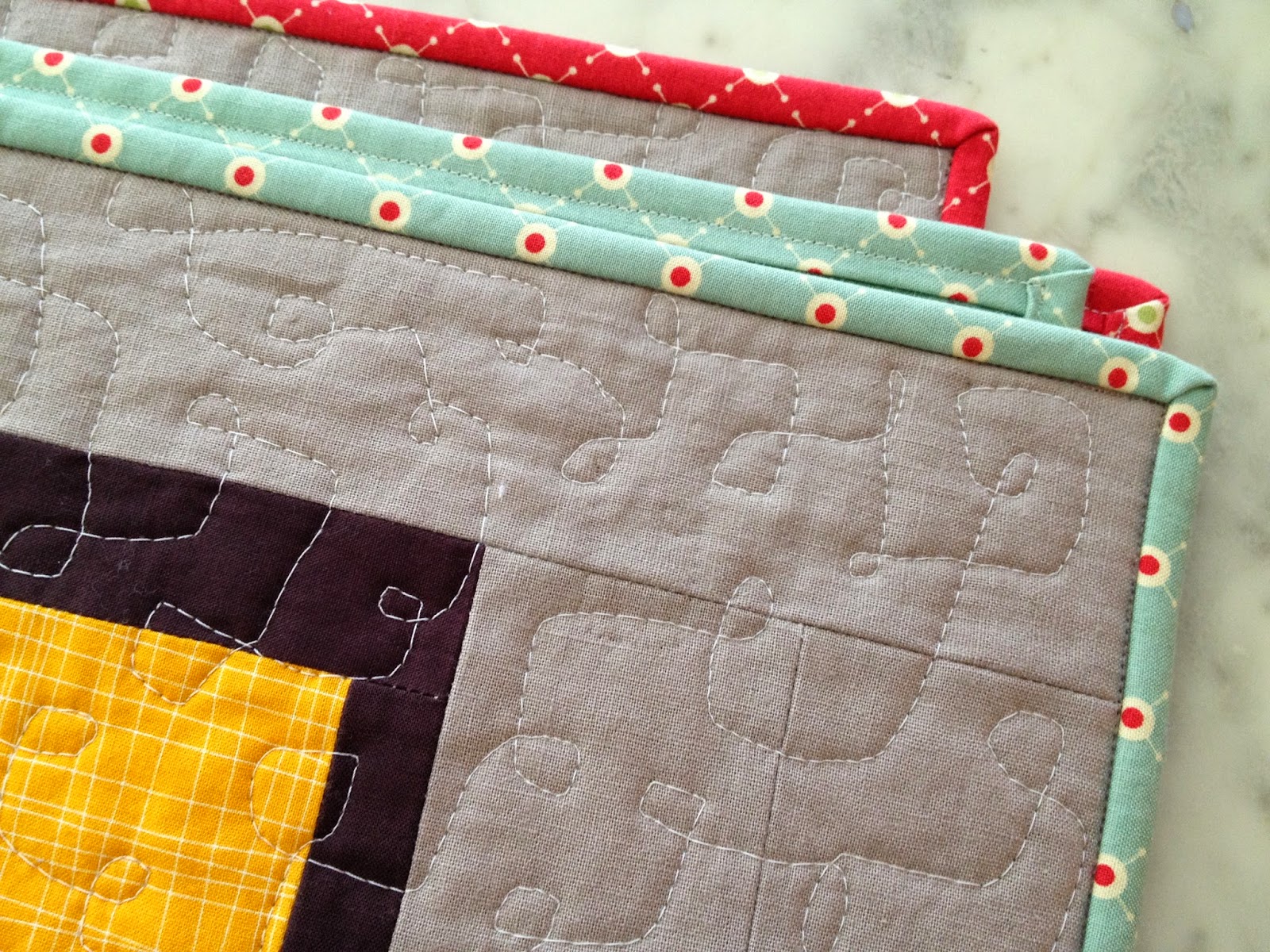 A Blue Sky Kind of Life: Kitchen Windows Quilt: A finish!