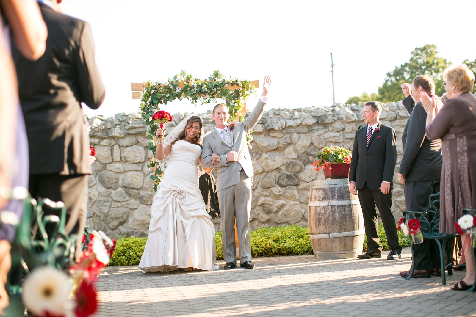 Hernder Estates Winery in Niagara outdoor wedding // thelifestyle-project.com
