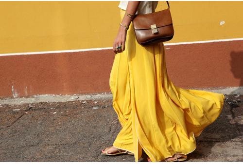 FALDAS LARGAS; UN DEL VERANO.-