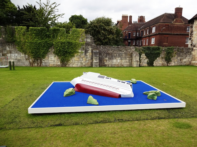 Doug Fishbone's Leisure Land Golf at York Art Gallery Doug Fishbone's Leisure Land Golf at York Art Gallery