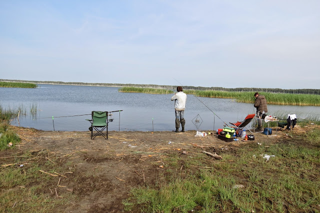 Рыбачим на берегу озера Яу-Балык