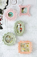 Quadros com molduras de crochê