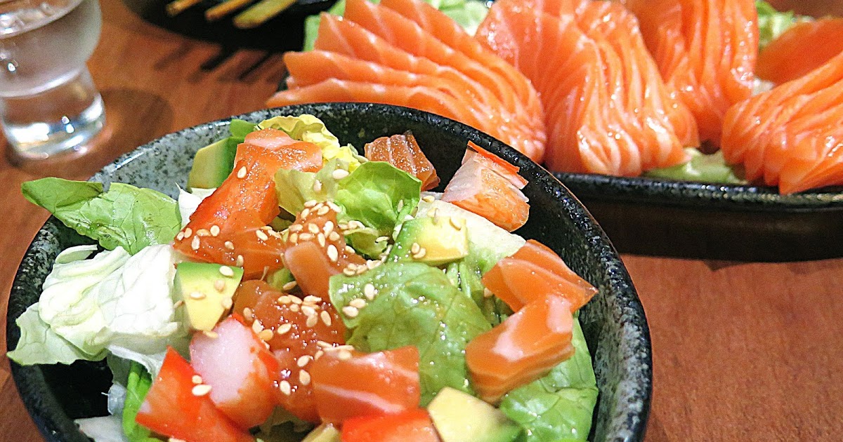 Zacbhl Standing Sushi Bar Stuff your tummy with some of the most