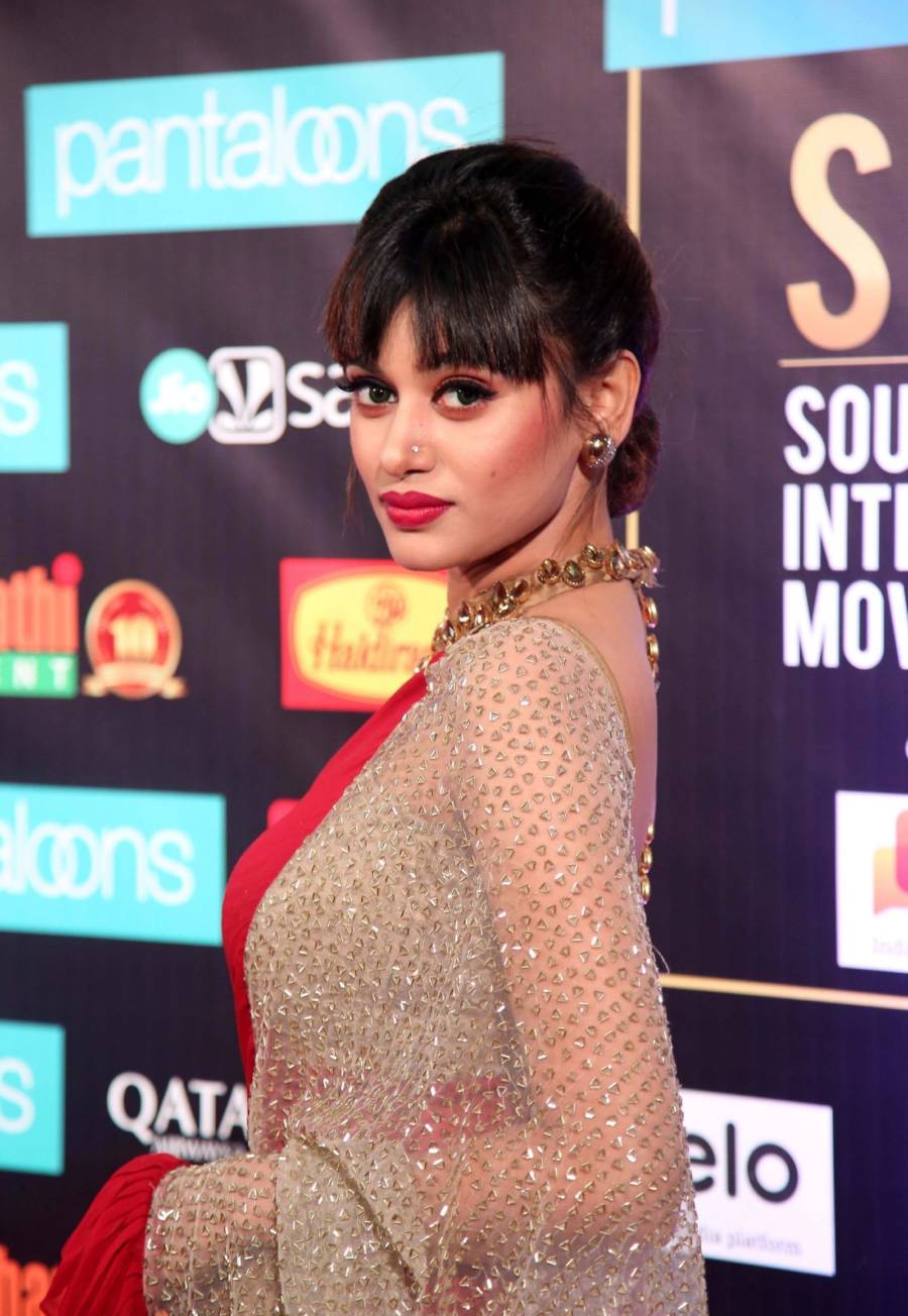 South Indian Actress Oviya Helen at SIIMA Awards 2019