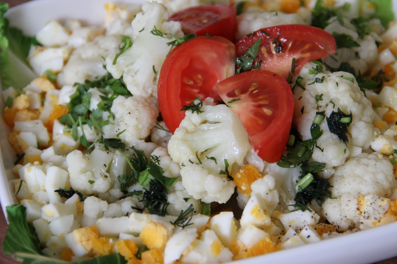 Sałatka z kalafiorem i jajkami