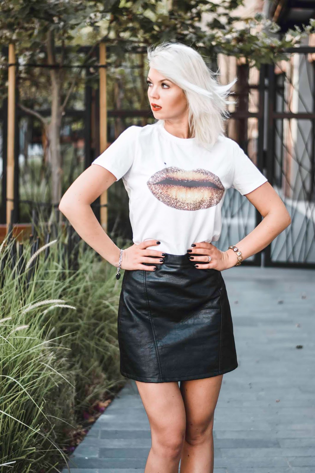 how to style a graphic tee