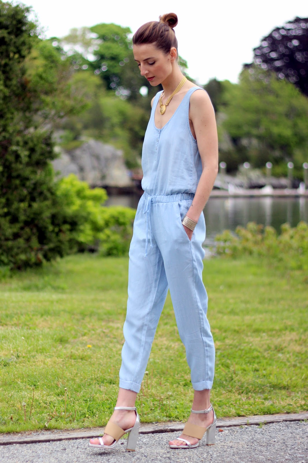 Jess Ann Kirby, Prosecco and Plaid, chambray jumpsuit, french connection metallic heels