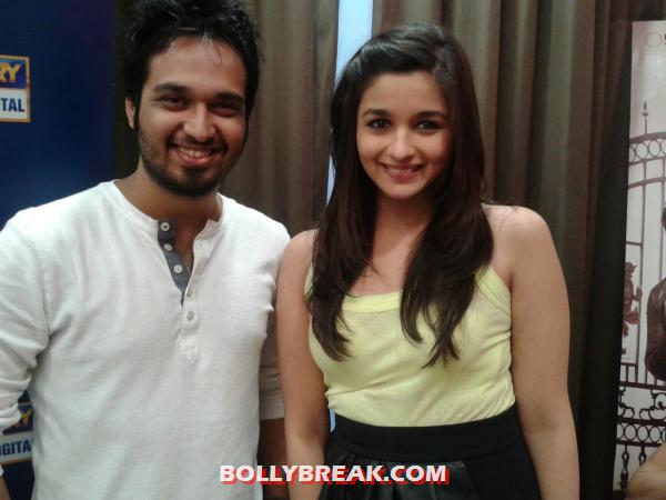 Alia bhatt with her fan -  'Student of the Year' - Dubai Promotions