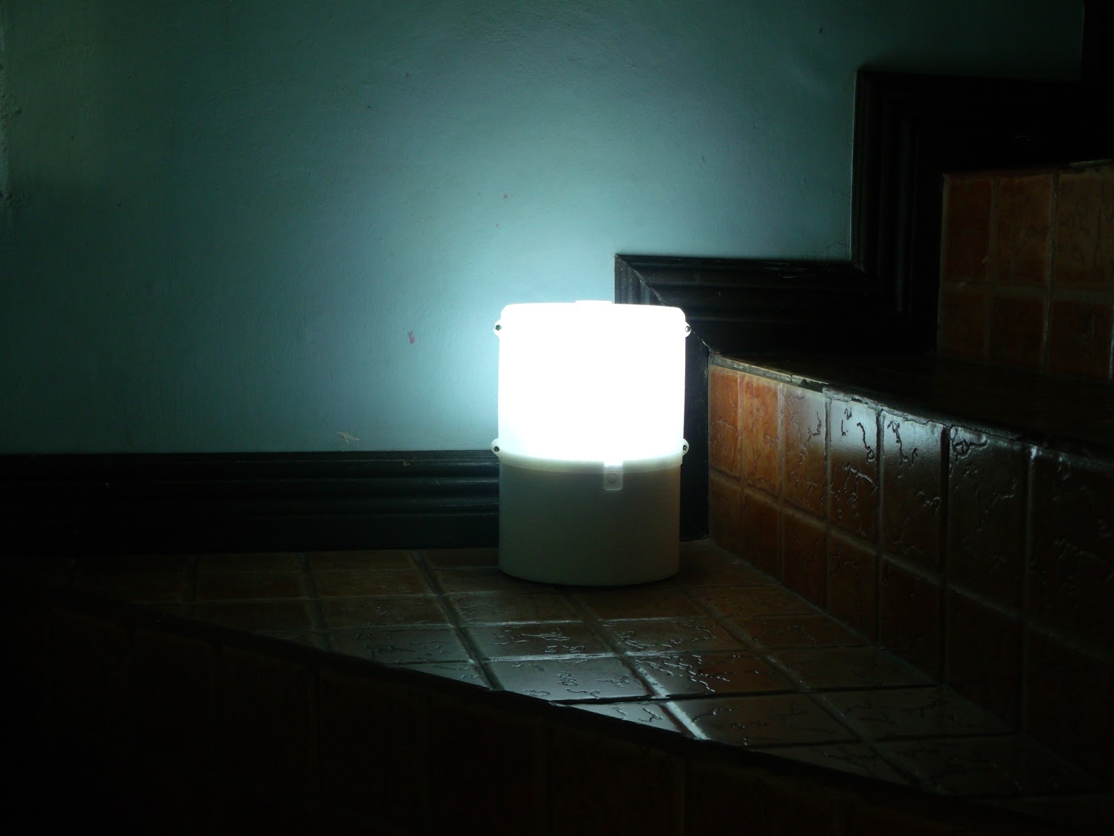 A glass of salt water can light-up an innovative SALt LED lamp for Salt Water Lamp
173lyp A glass of salt water can light-up an innovative SALt LED lamp for Salt Water Lamp
173lyp