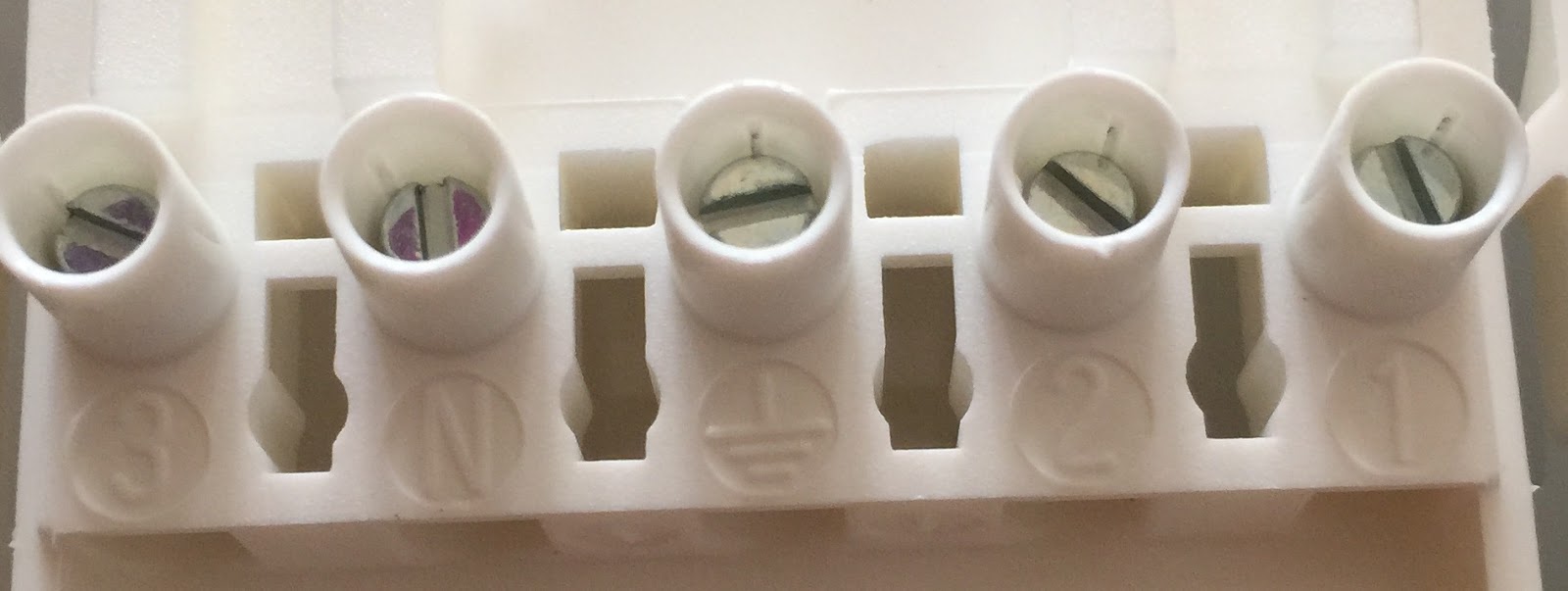 The Haynes Home Plumbing Manual: Wiring up a motorised valve