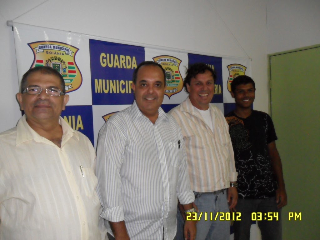 Lindomar Rodrigues: Amigos e parentes vão ao velório de Cristiano Araújo em  Goiânia