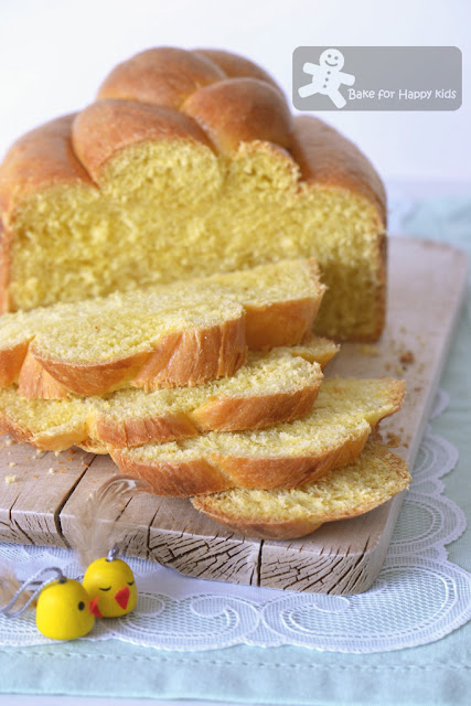 Russian Easter saffron butter bread